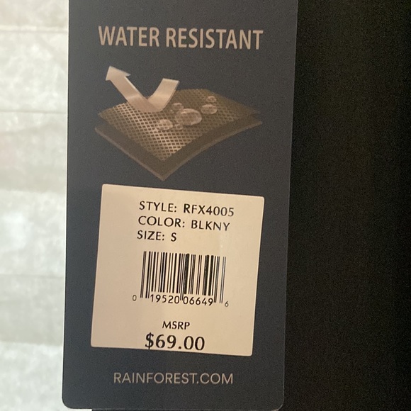 NWT. Rain Forest is water resistant shorts. They are thin durable fabric. - Picture 3 of 8